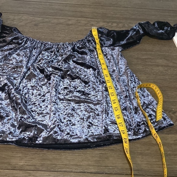 American Eagle outfitters crushed blue velvet off the shoulder Cropped Shirt | S - Picture 9 of 12